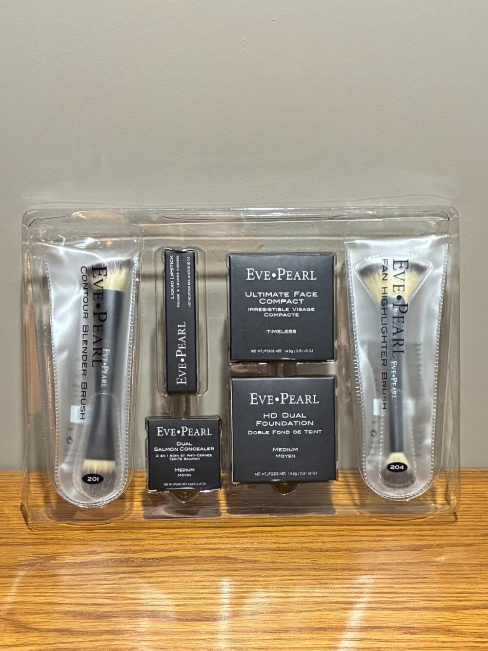Eve Pearl 6 Pc Makeup Set - Blush, Foundation, Lipstick, 2 Brushes - New